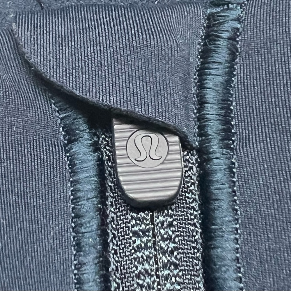 LULULEMON Dark Navy Zip Front Sports Bra Strappy Back Medium Support No Size Tag - Picture 8 of 16